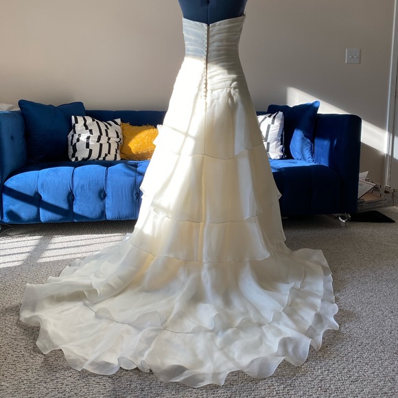 NWOT Wedding Gown - Picture 7 of 13